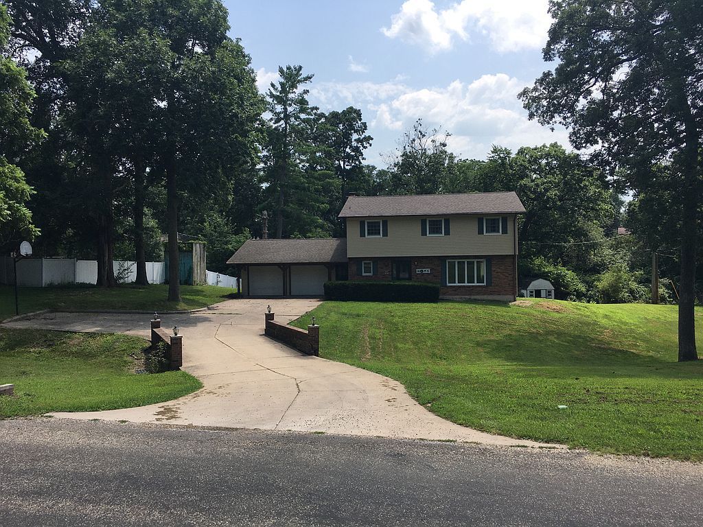207 Hickory Ct, Hamilton, IL 62341