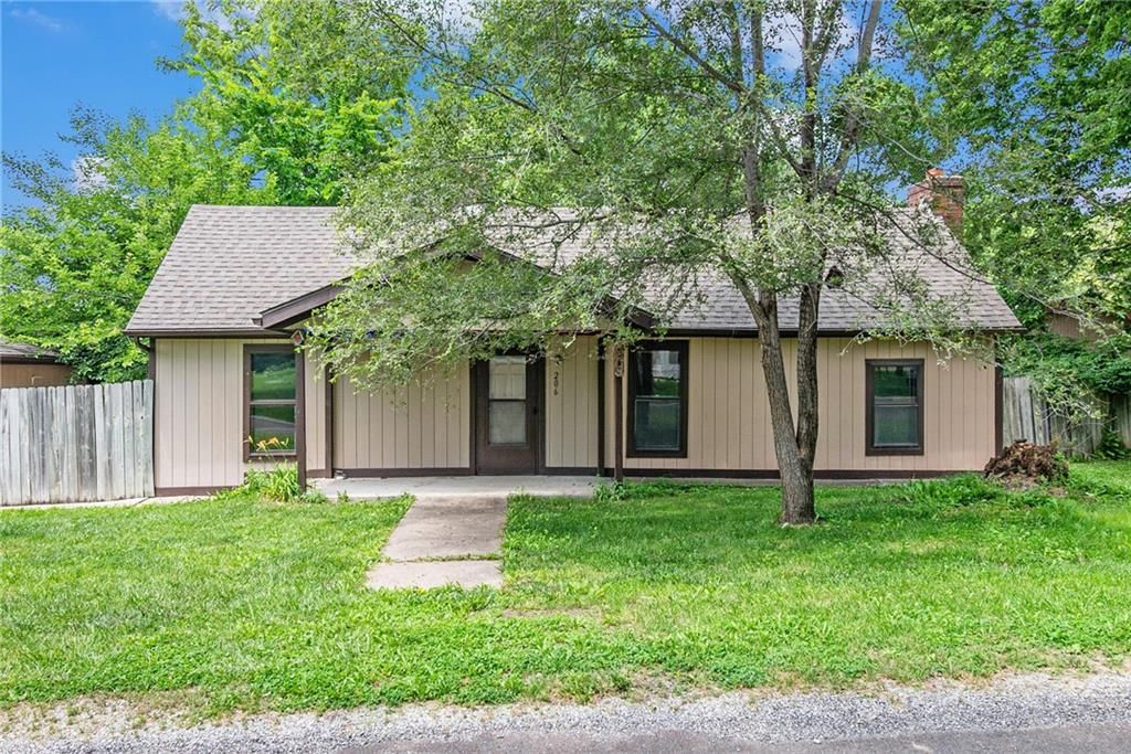 206 Main St, Trimble, MO 64492