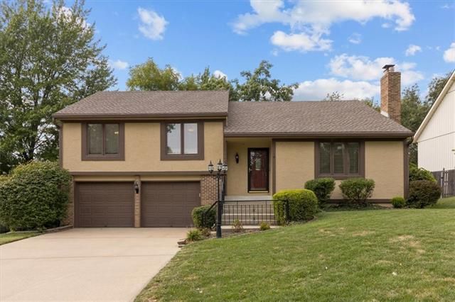 7556 Westgate St, Lenexa, KS 66216