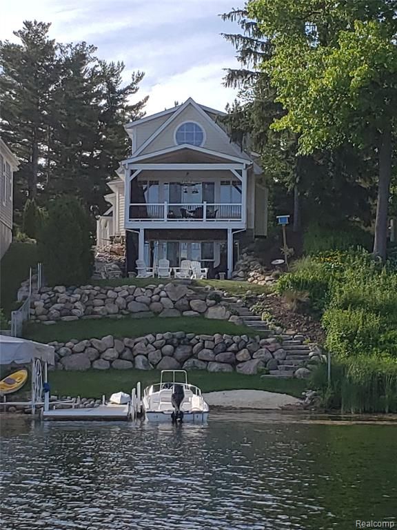 895 Central Dr, Lake Orion, MI 3 Bed, 4 Bath SingleFamily Home Trulia