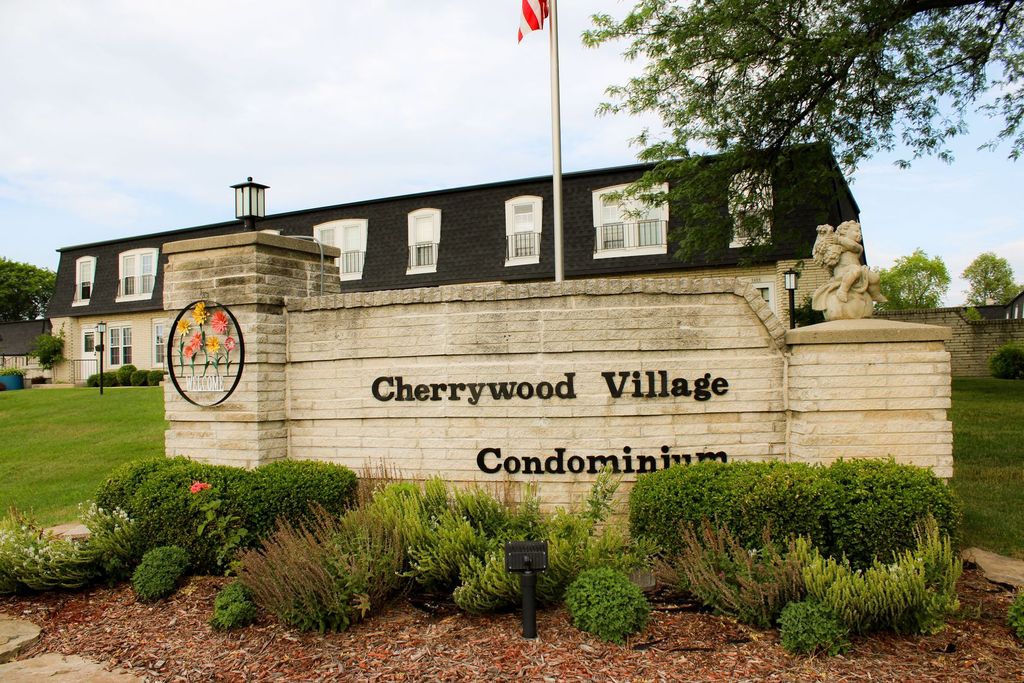 9500 N  Green Bay Rd #208, Brown Deer, WI 53209
