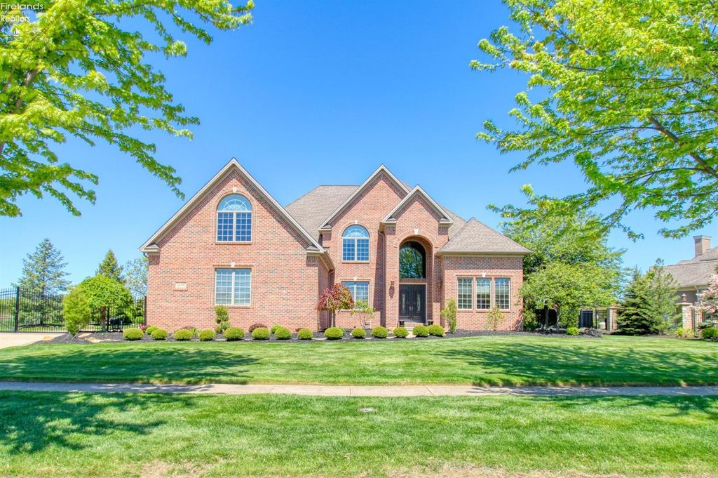 3129 Alexandrias Dr, Sandusky, OH 44870