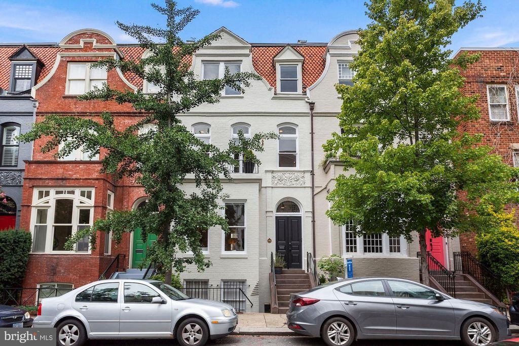 2017 Hillyer Pl NW, Washington, DC 20009