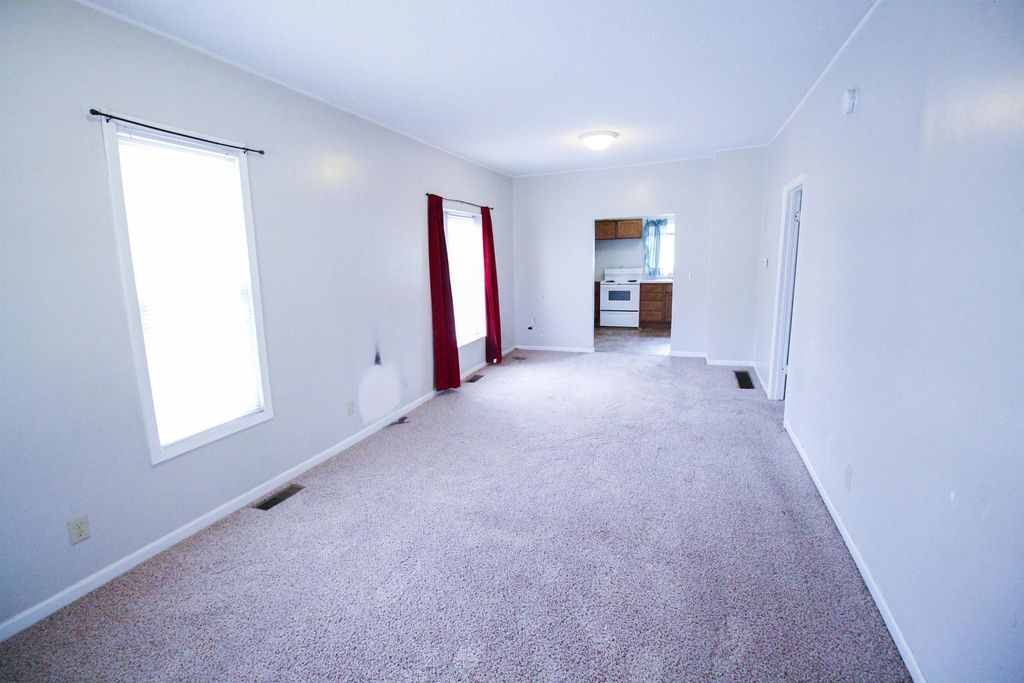 944 North Ave, Cedar Rapids, IA 52404