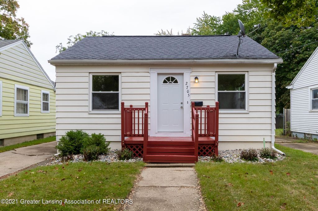 2705 Marion Ave, Lansing, MI 48910
