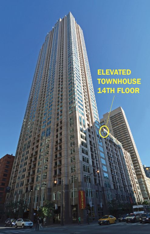 33 W Ontario St #TH4, Chicago, IL 60654