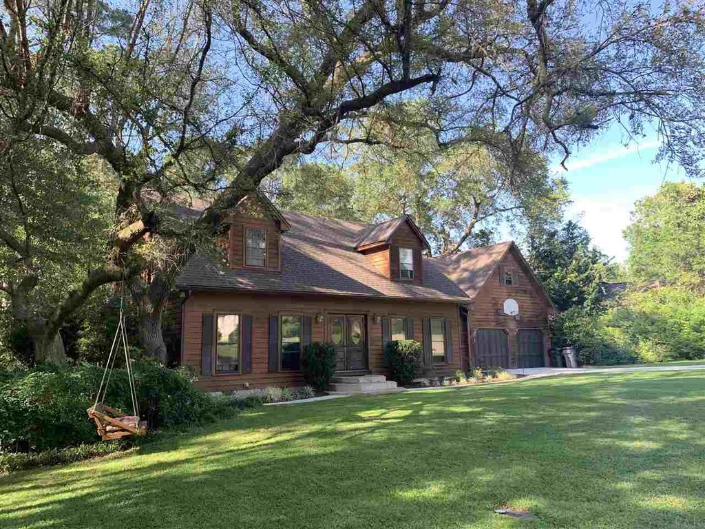 9030 Woodrun Rd, Pensacola, FL 5 Bed, 4 Bath SingleFamily Home 46