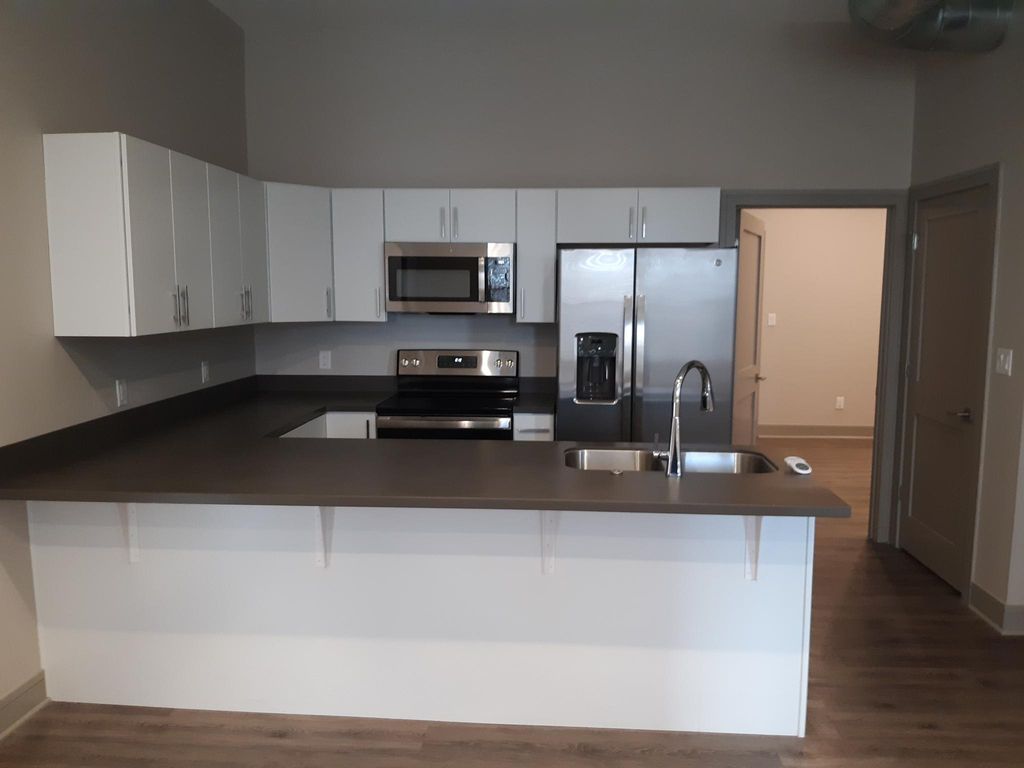 1703 Home Ave #206, Columbus, IN 47201