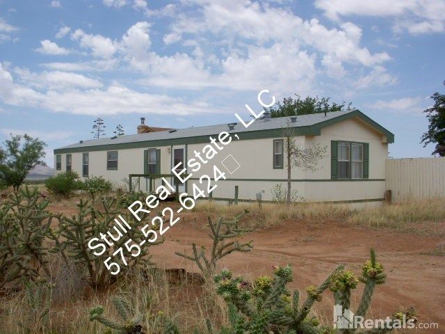 7216 Moongate Rd, Las Cruces, NM 88012