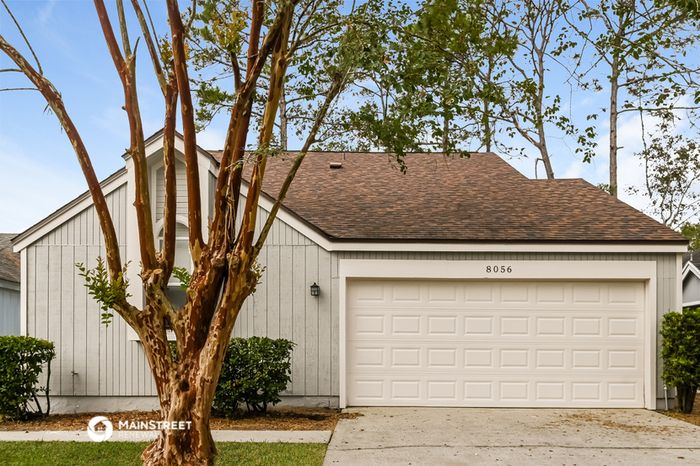 8056 Coatbridge Ln N, Jacksonville, FL 32244