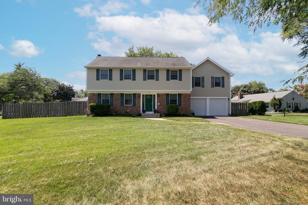 100 Covered Bridge Rd, Cherry Hill, NJ 08034