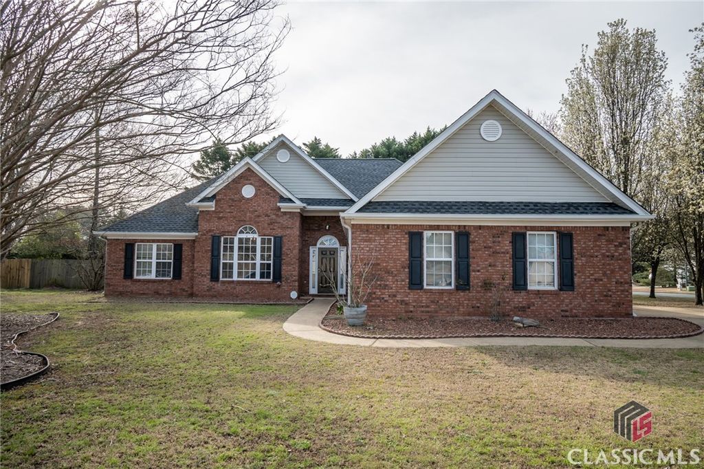 1299 Fountain View Dr, Lawrenceville, GA 30043