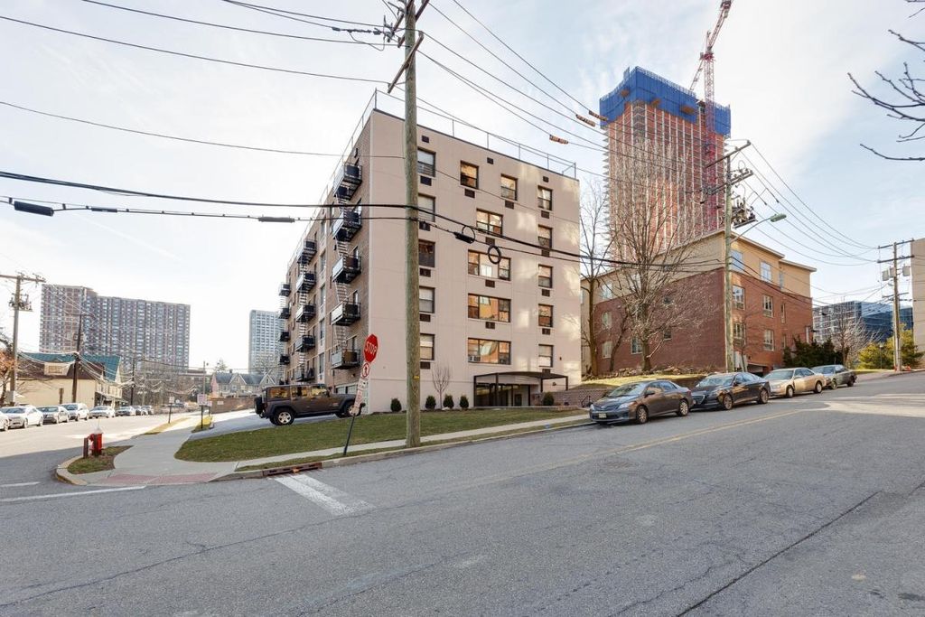 100 Central Ave 1C, Fort Lee, NJ 1 Bath MultiFamily Home 11