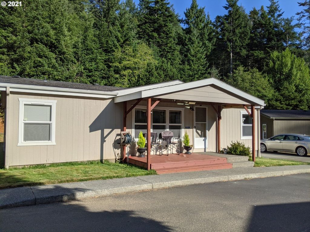 29317 Melody Ln, Gold Beach, OR 97444