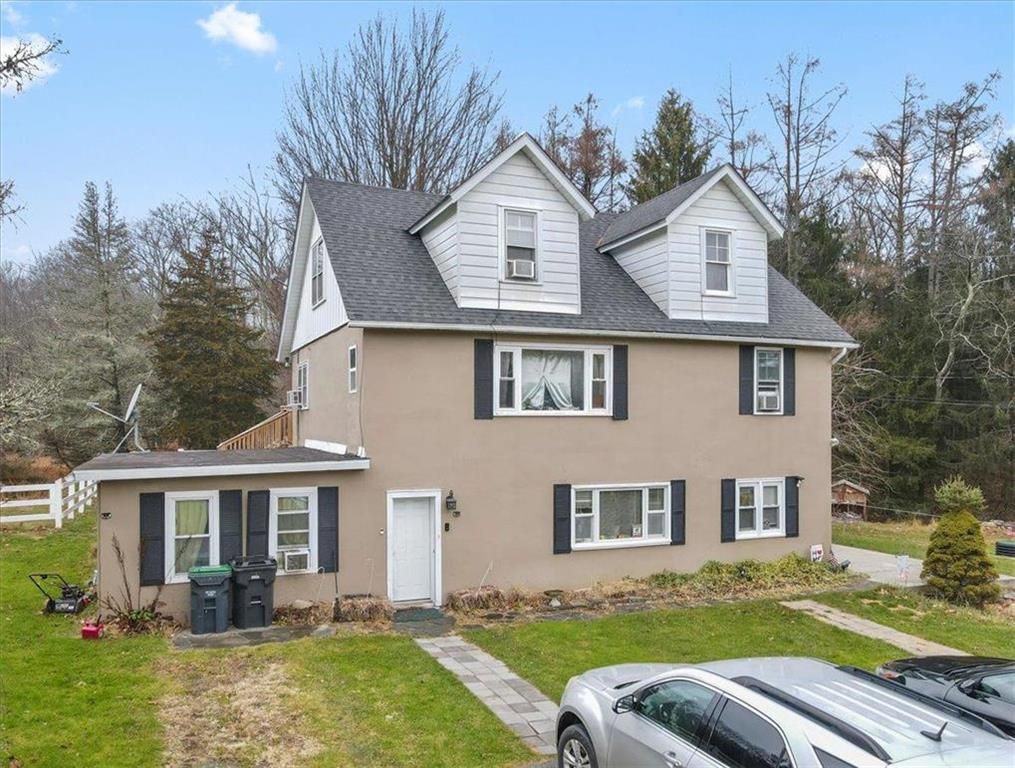 479 Golf Dr, Canadensis, PA 18325