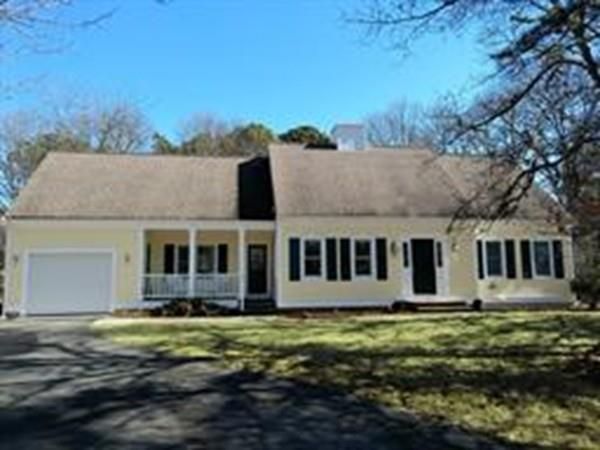 26 Berry Ave, West Yarmouth, MA 02673