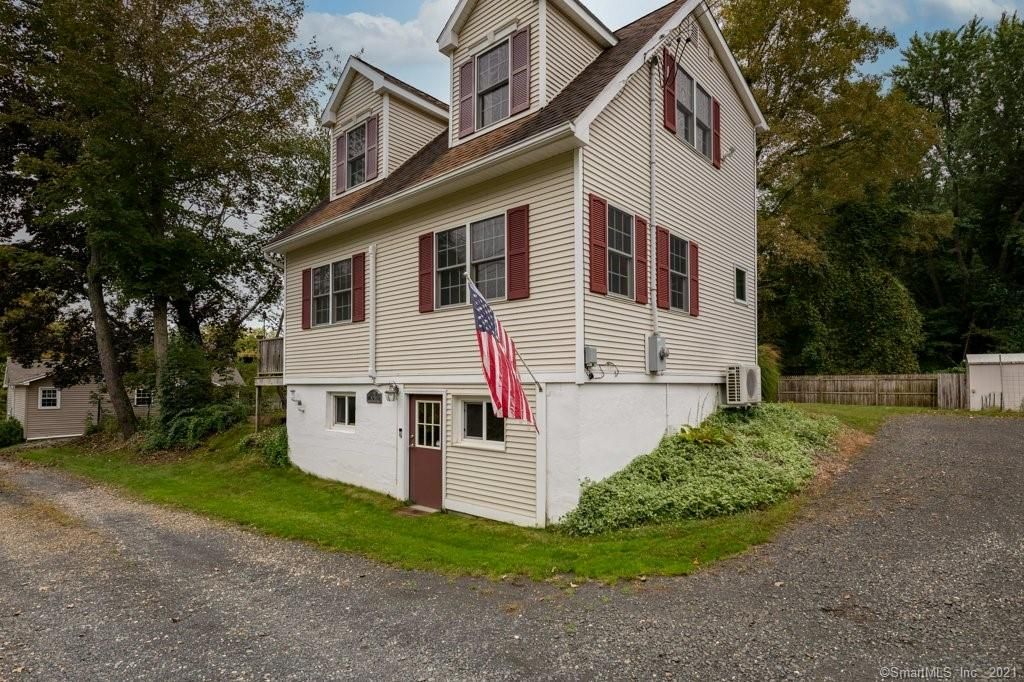6 Grove Rd, Portland, CT 06480