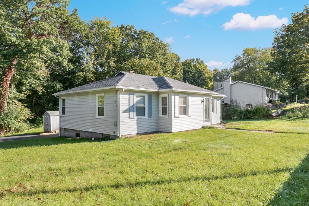 879 4 Mile Rd NE, Grand Rapids, MI 49525 Trulia