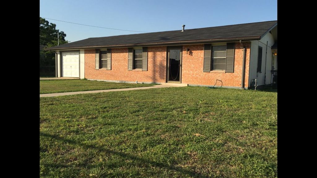 908 6th St, Floresville, TX 78114 Trulia