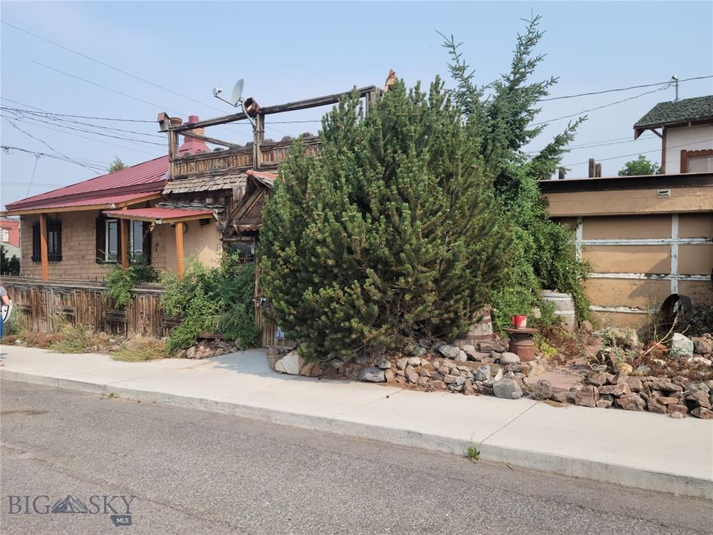 57 W Platinum St, Butte, MT 59701