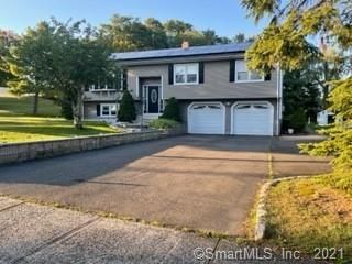 21 Revere Rd, North Haven, CT 06473