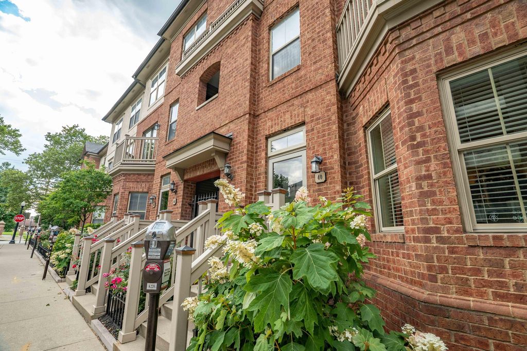 44 W Russell St, Columbus, OH 43215