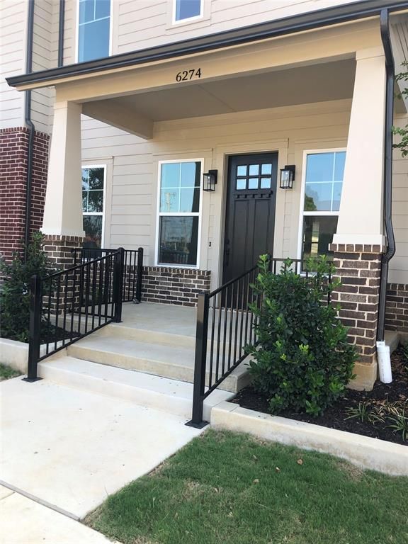 6274 Peyton Ln, North Richland Hills, TX 76180