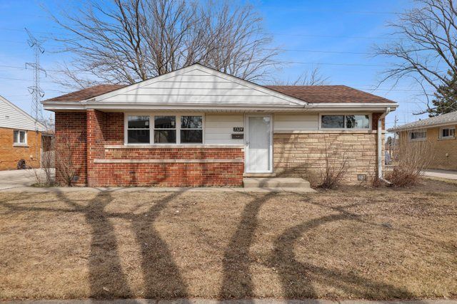 7324 Arcadia St, Morton Grove, IL 60053