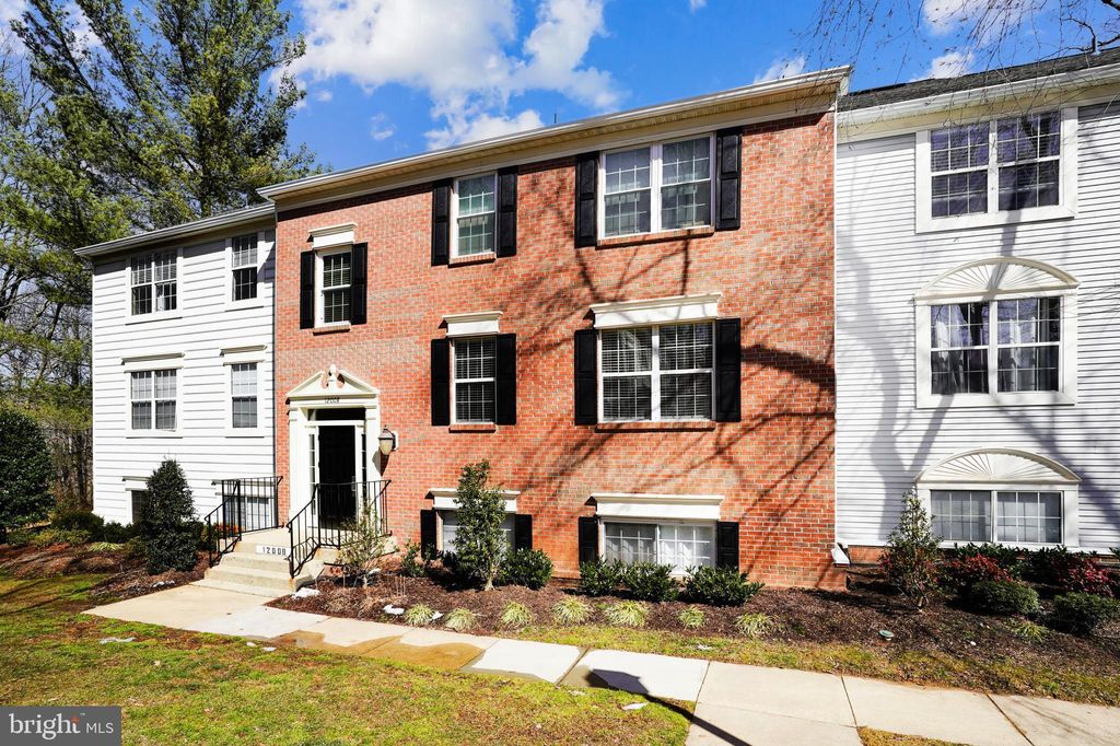 12008 Golf Ridge Ct 301, Fairfax, VA 22033 3 Bed, 2 Bath Condo MLS VAFX1183090 45 Photos