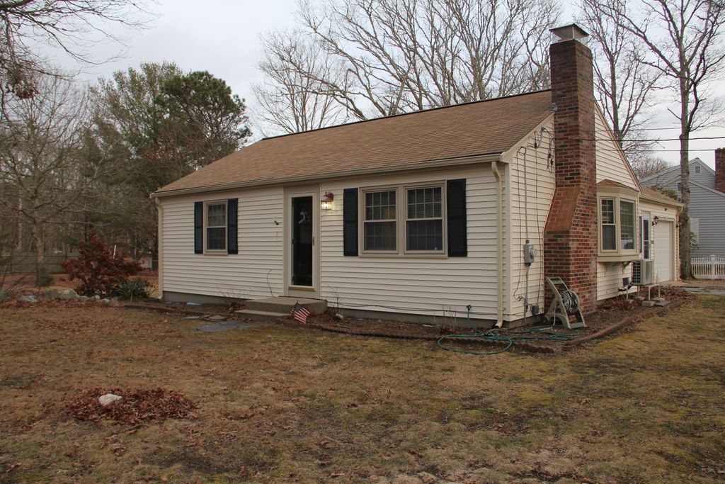 14 Clear Brook Road, West Yarmouth, MA 02673
