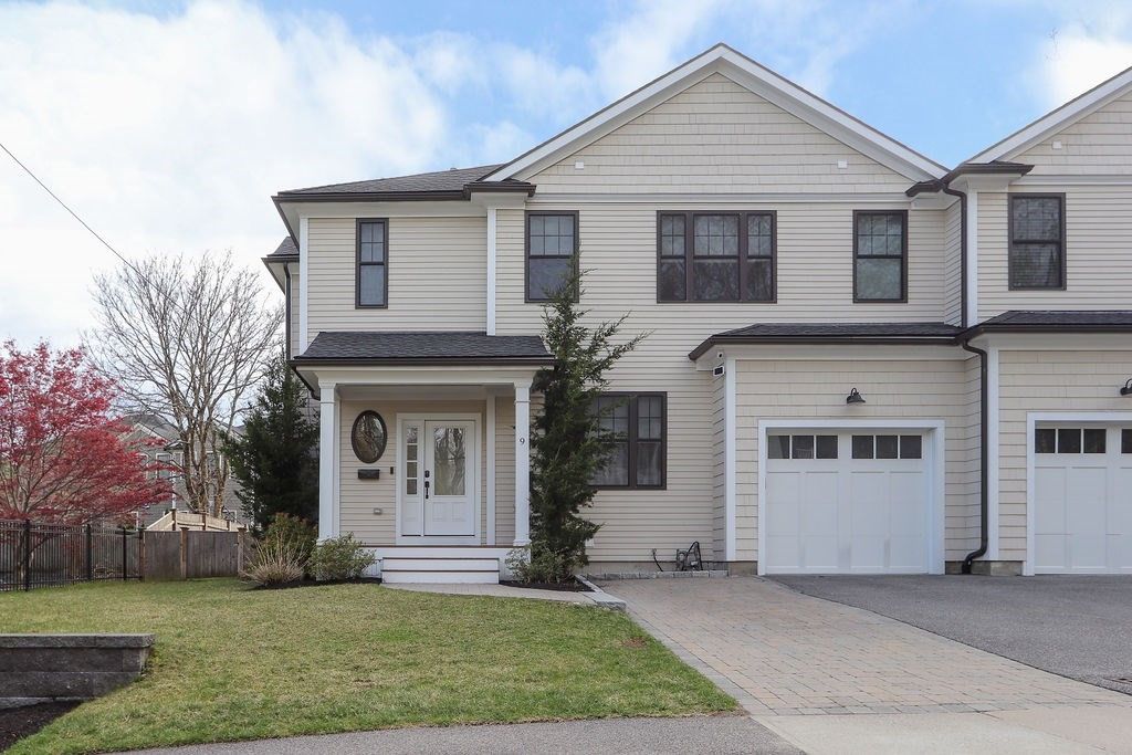 9 Elliot Ter #9, Newton Upper Falls, MA 02464