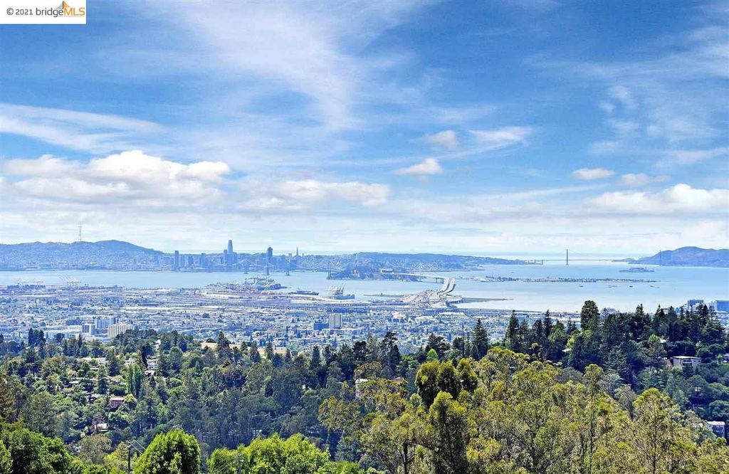 7237 Skyline Blvd, Oakland, CA 94611