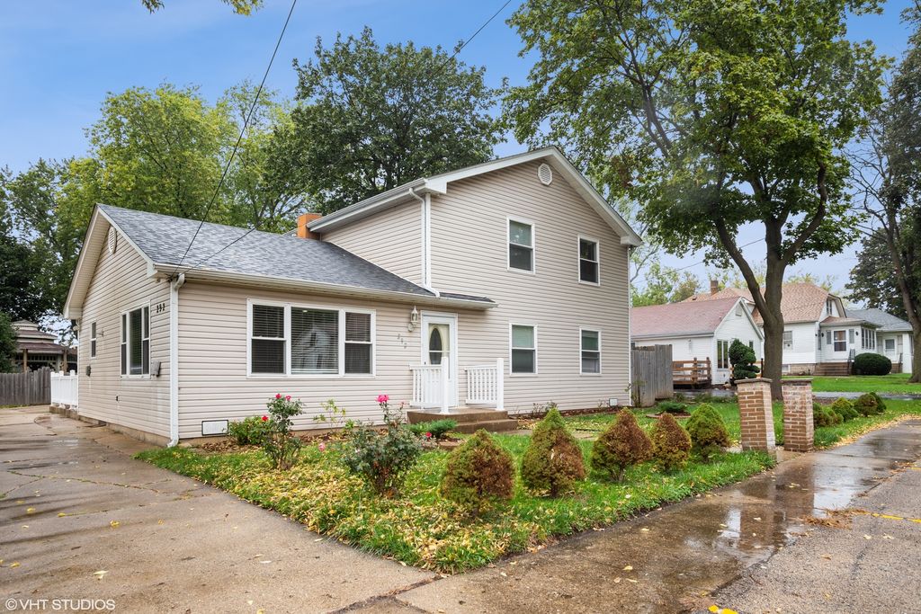 292 Old Gary Ave, Bloomingdale, IL 60108