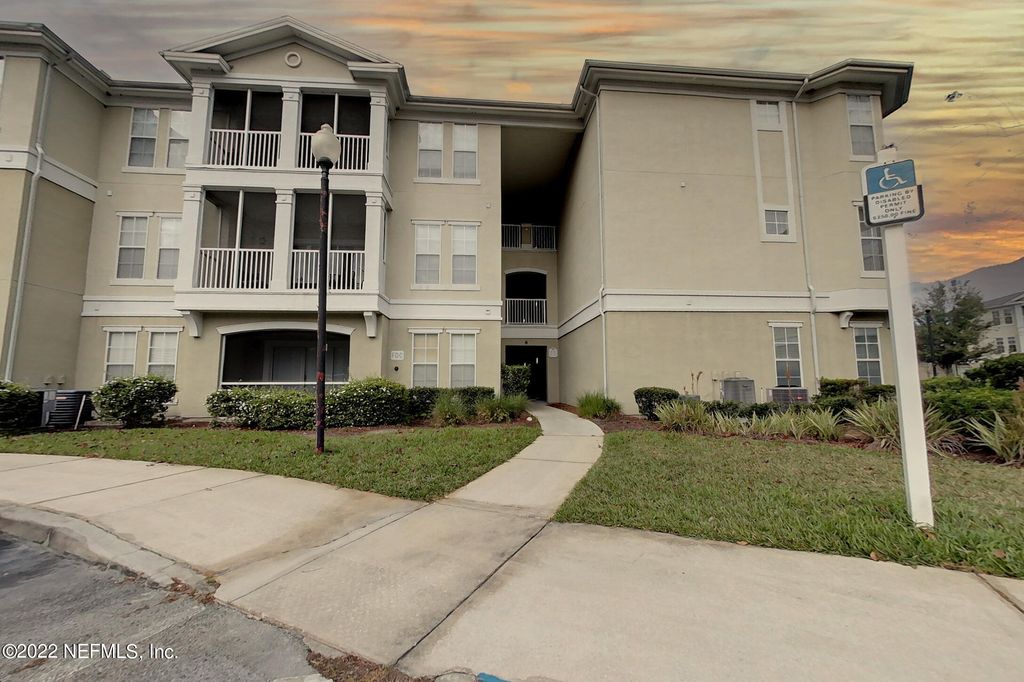 8290 GATE PKWY W UNIT 620, Jacksonville, FL 32216