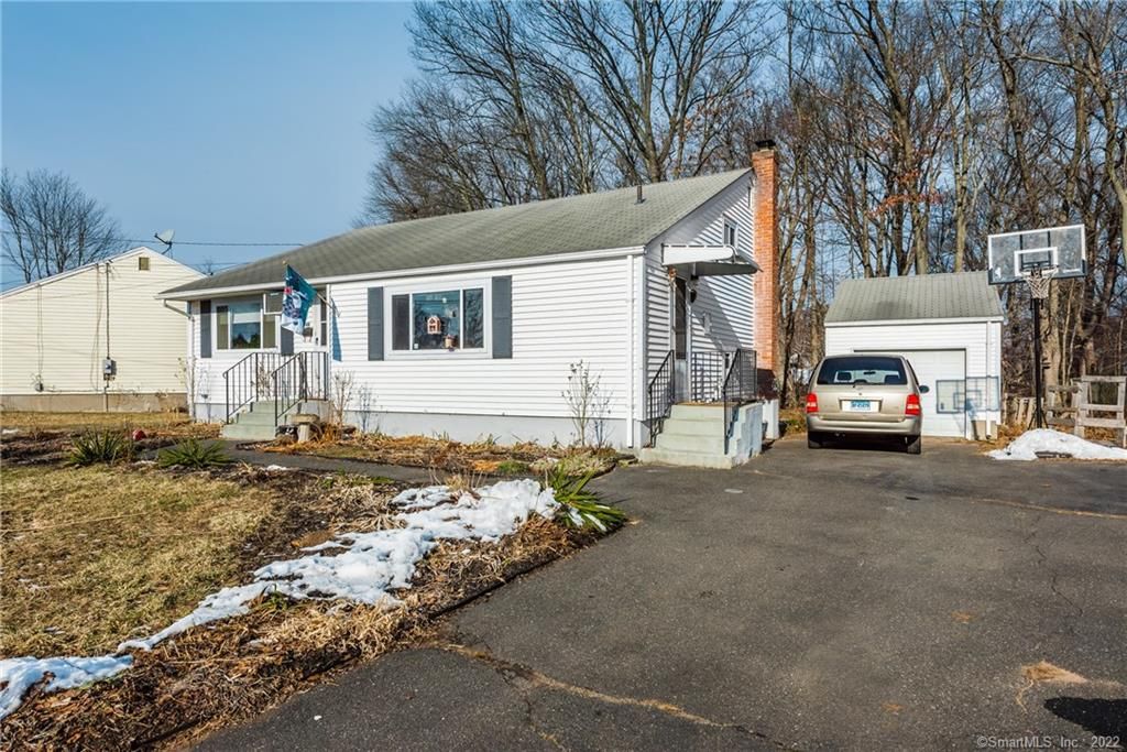 44 Matthew Rd, East Hartford, CT 06108