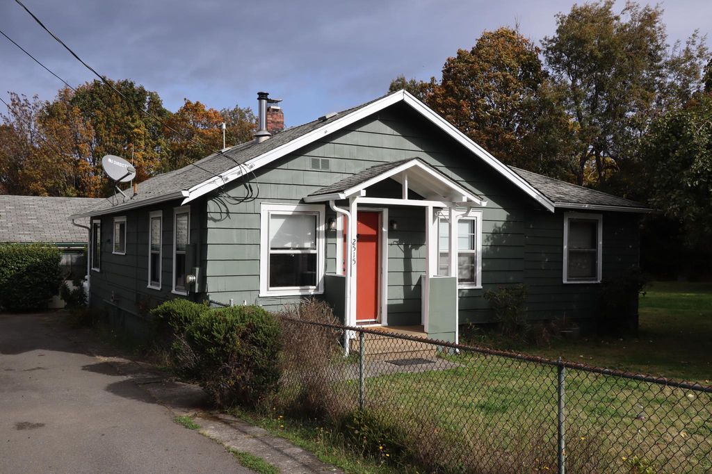 2515 E Ryan Dr, Pt Angeles, WA 98362
