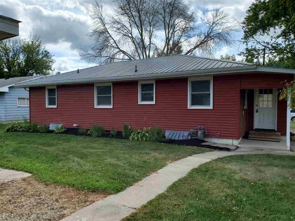303 3rd St SW, Cresco, IA 52136 Trulia