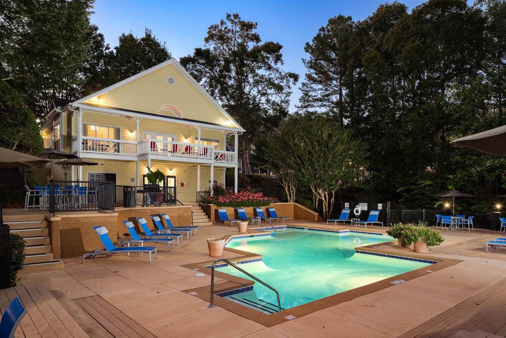 100 Autumn Ridge Trl, Roswell, GA 30076