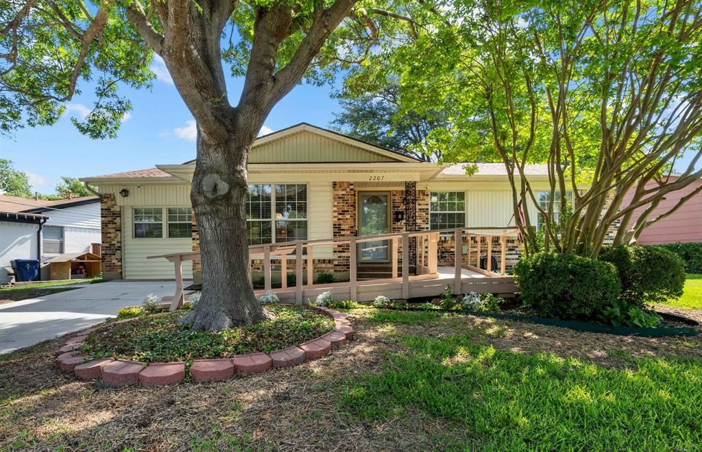 2207 English Dr, Garland, TX 75041
