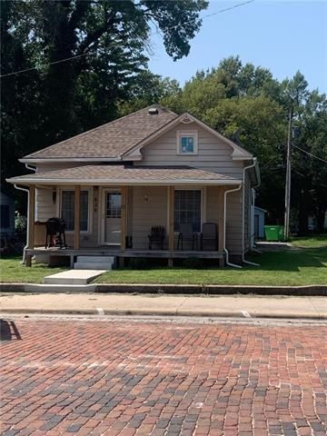 636 Main St, Wellsville, KS 66092