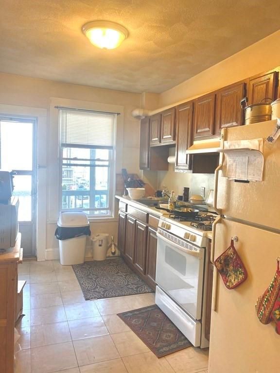 585 Washington St #2, Brighton, MA 02135