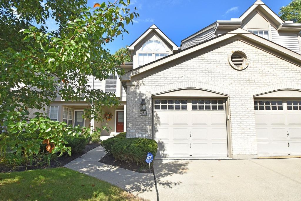 9737 Troon Ct, Blue Ash, OH 45241