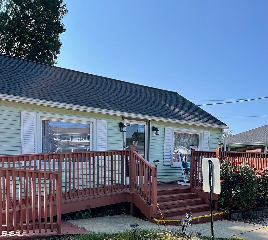 249 E 3rd St, Waterford, PA 16441