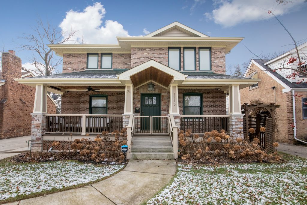 1715 Whitcomb Ave, Des Plaines, IL 60018