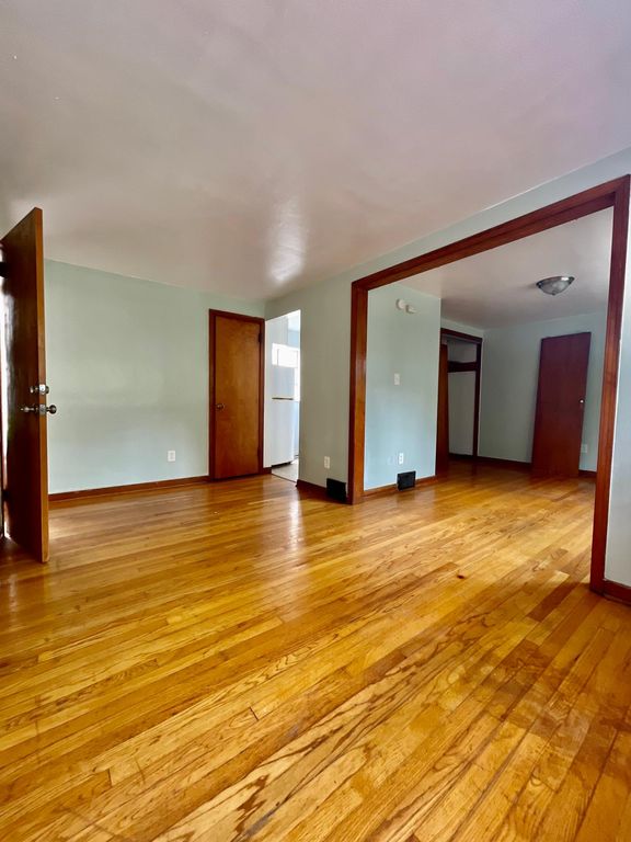 200 S Winebiddle St #2, Pittsburgh, PA 15224