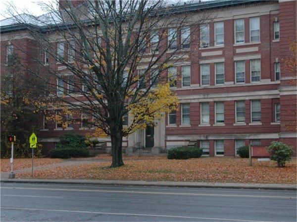 1146 Main St, Manchester, CT 06040