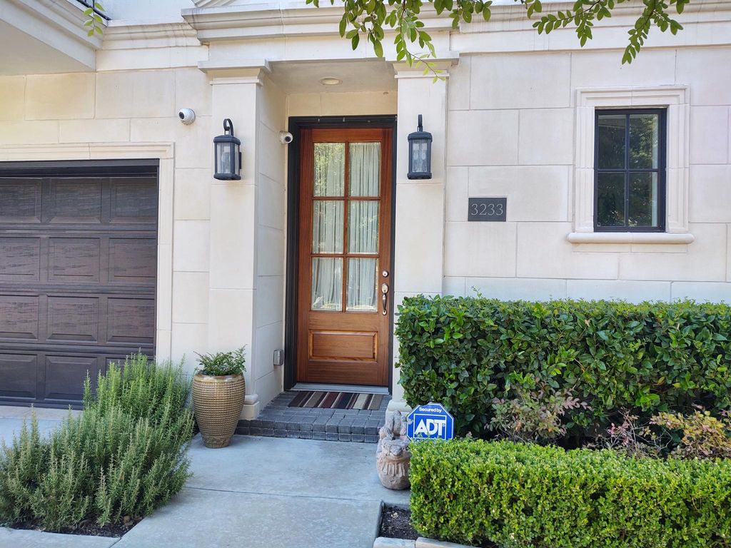 3233 Throckmorton St, Dallas, TX 75219