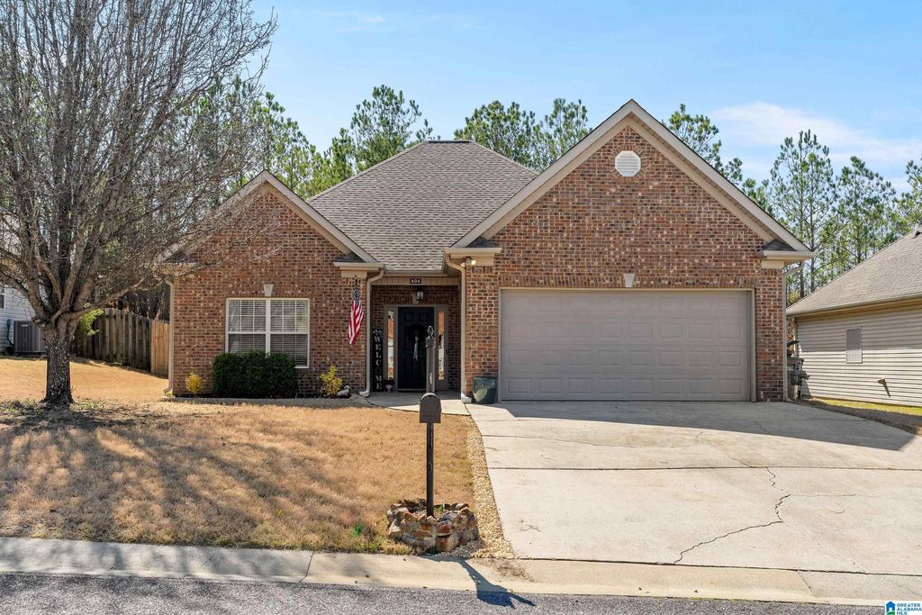 604 Waterford Ln, Calera, AL 35040