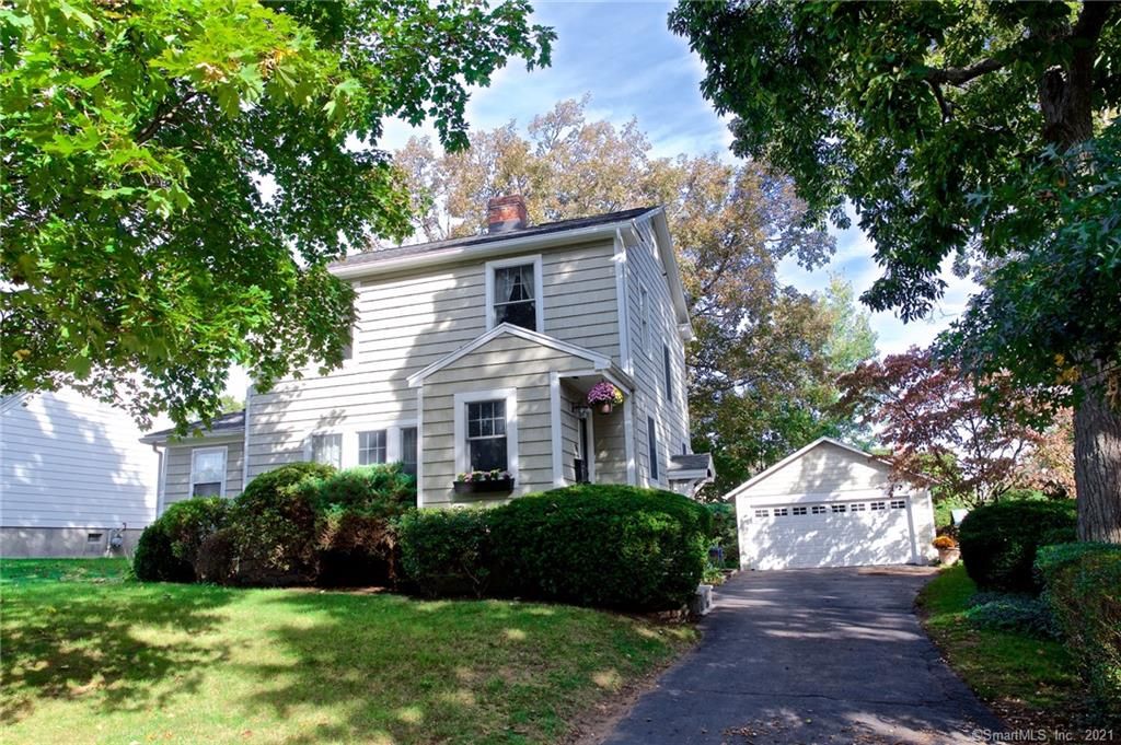 36 Vine St, Stratford, CT 06614