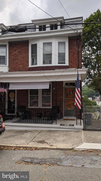 426 Adams St, Pottsville, PA 17901